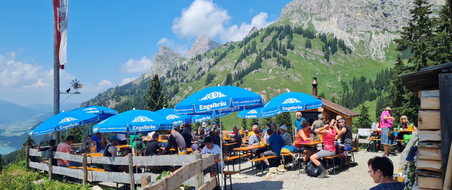 Wanderung zur Schneetalalm - Terrasse der Alm