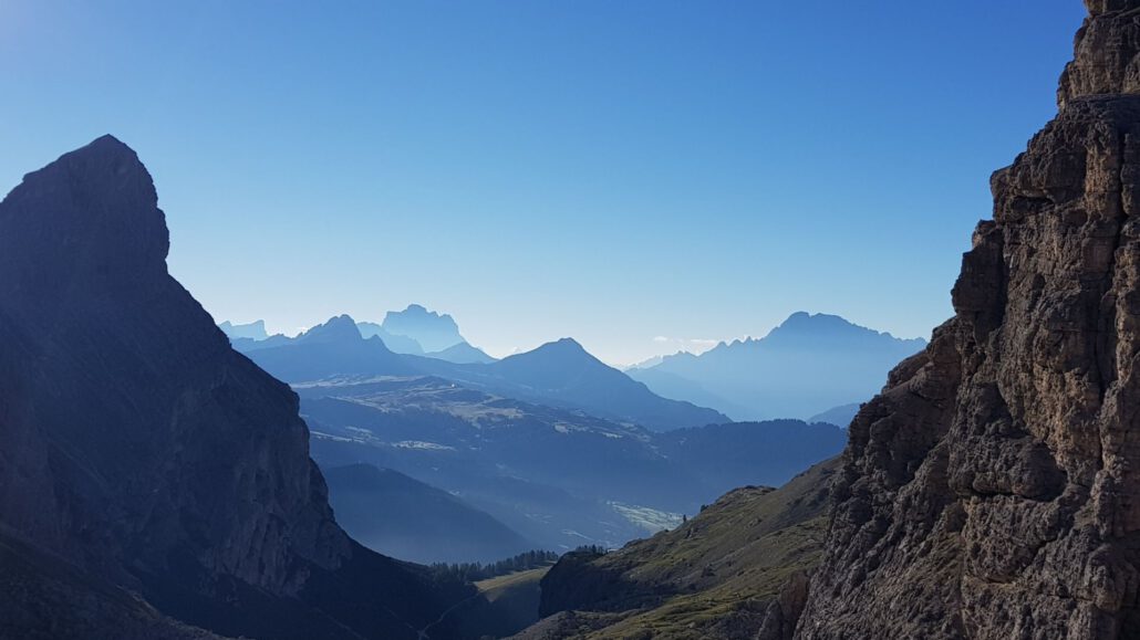 Dolomitenhöhenweg Nr. 2 - Start am frühen Morgen von der Puezhütte