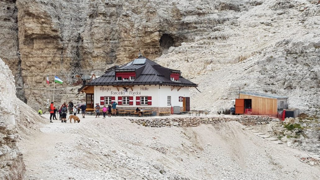 Dolomitenhöhenweg Nr. 2- Forcella Pordoihütte