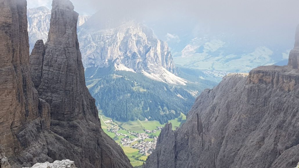 Dolomitenhöhenweg Nr. 2 - Tiefblick auf Kolfuschg