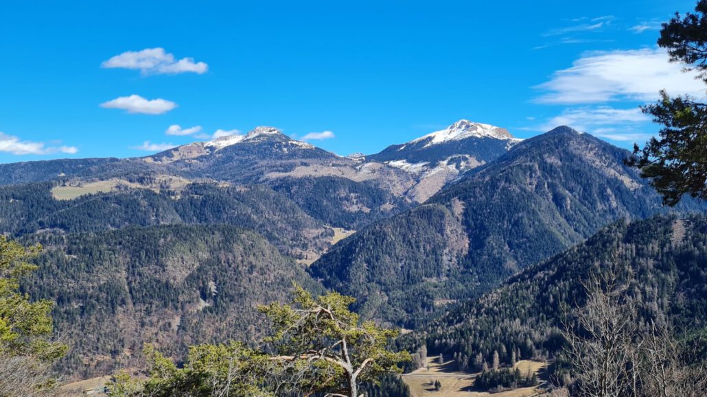 Wanderung Cislonalm - Abstieg und Blick auf Weiß- und Schwarzhorn