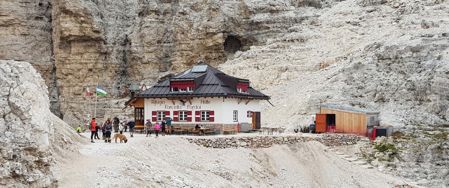 Unterwegs auf dem Dolomitenhöhenweg Nr. 2: Rifugio Forcella Pordoi