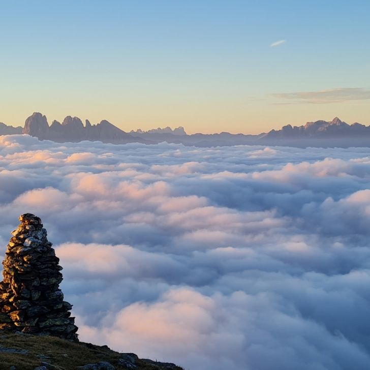 Wandern in den Sarntaler Bergen: Blick vom Königsanger, Sonnenaufgang