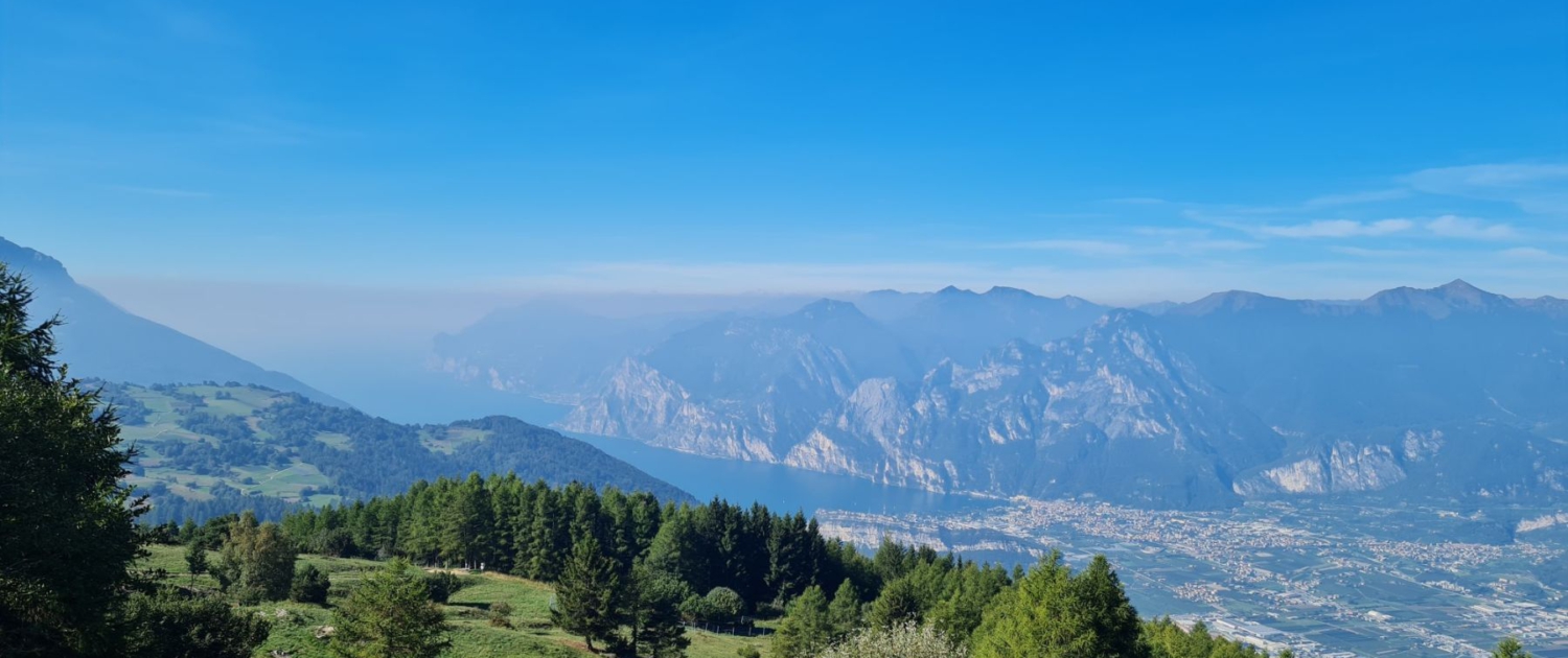 Wanderung auf den Monte Stivo - Erster Blick auf den Gardasee