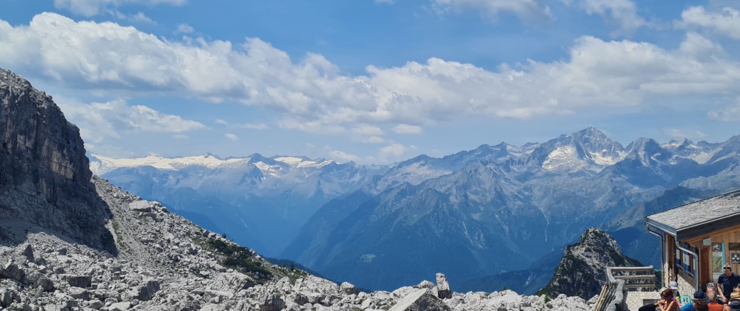 Wanderung in der Brenta - Blick auf Adamellogruppe