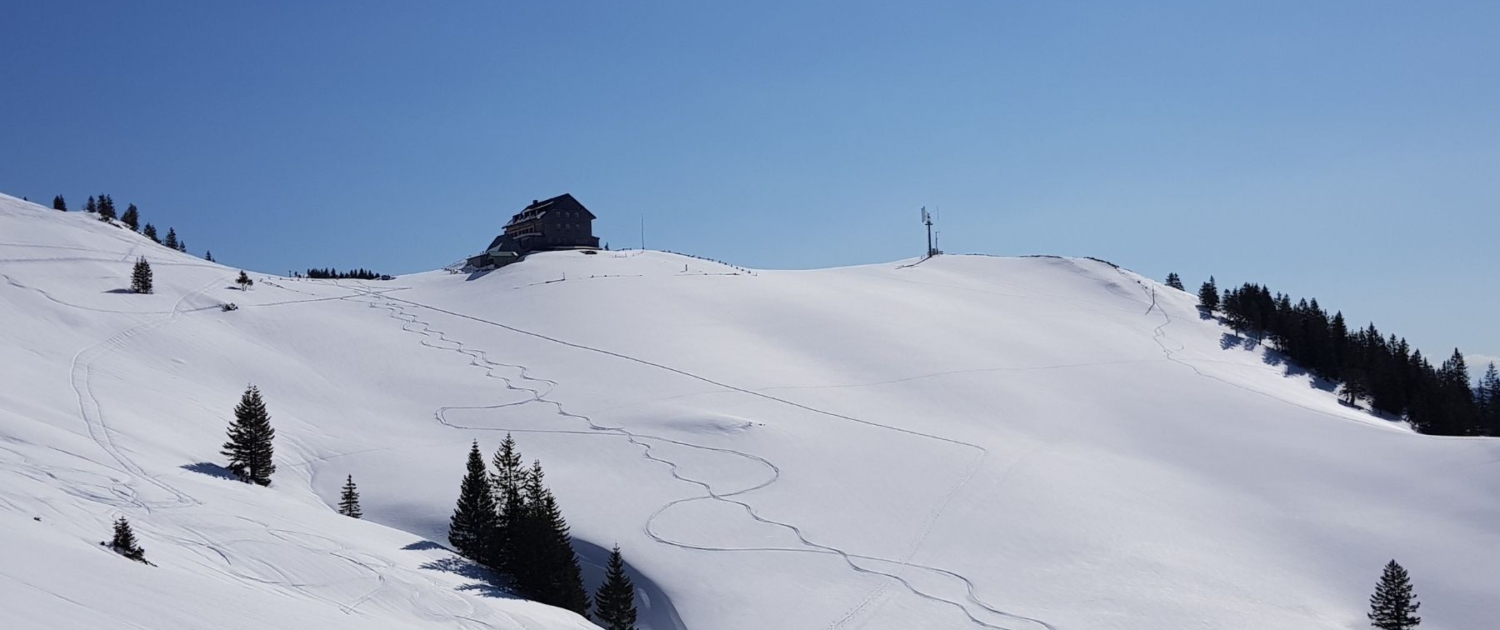 Winterwanderung Rotwand: Blick auf Rotwandhaus