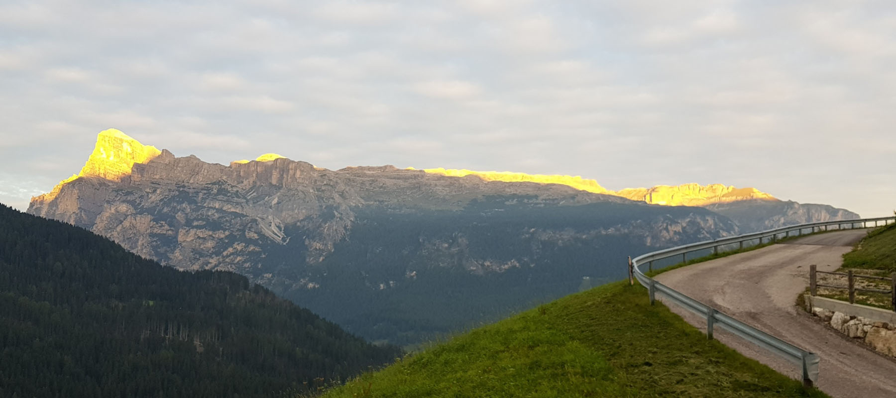 Wanderung Sass Songher – ein spektakulärer Gipfel