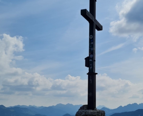 Wanderung auf den Schildenstein - Gipfelkreuz