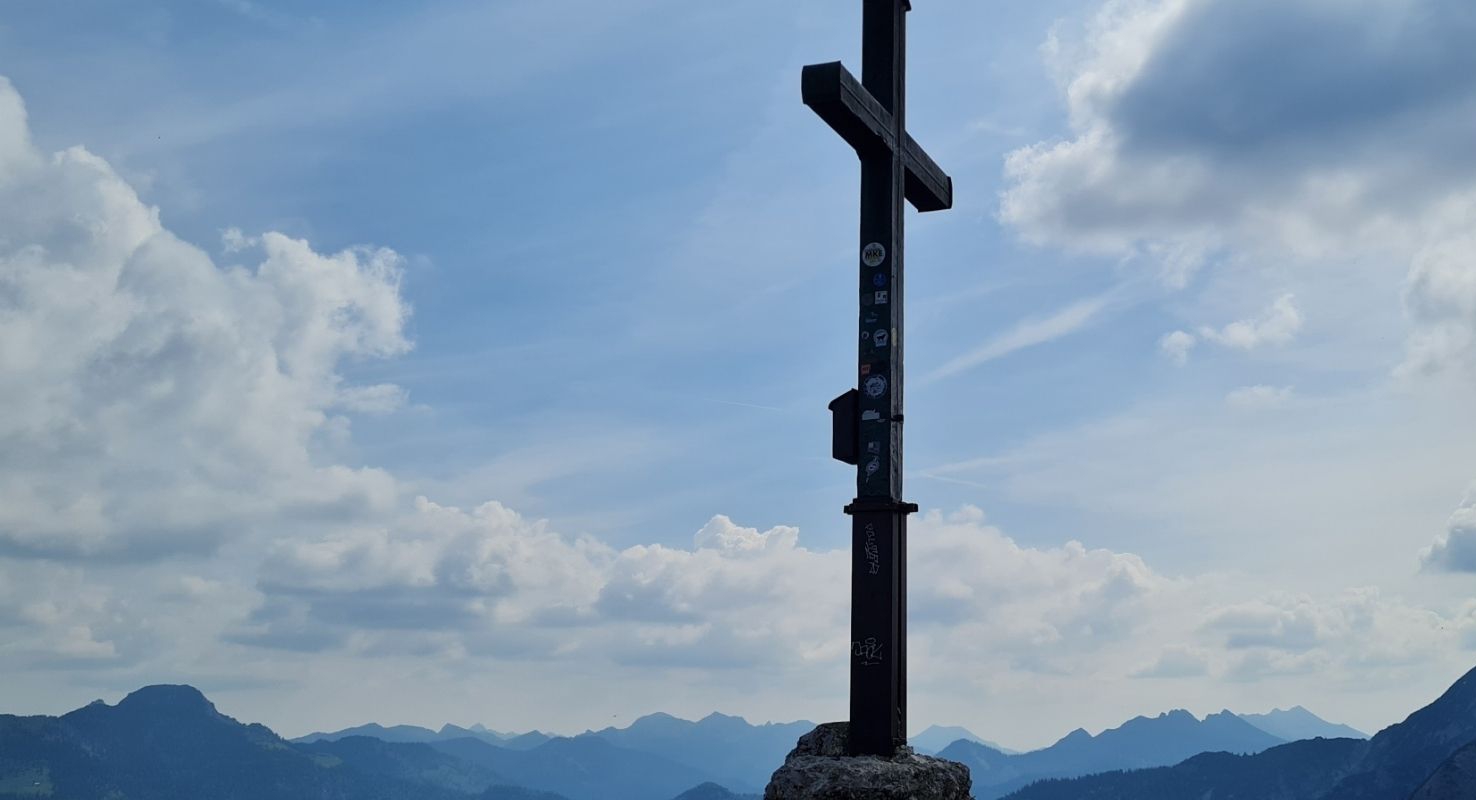 Wanderung auf den Schildenstein - Gipfelkreuz