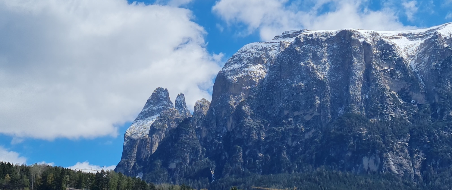 Wanderauszeit Dolomiten: Schlern im Frühling