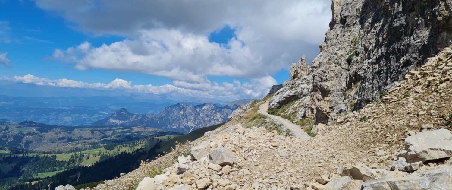 Wanderung im Rosengarten - Hirzelweg mit Fernblick