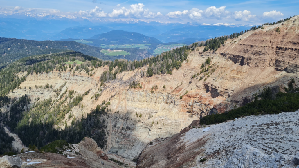 Wanderung auf das Weißhorn: Blick in die Bletterbachschlucht